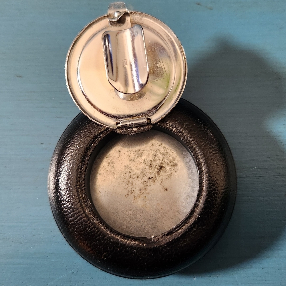 Vintage Pocket Ashtray - Picture 6 of 9